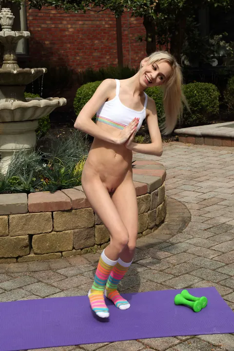 Chanel Shortcake: Petite Blonde on a Yoga Mat Outdoors Fists Her Ass – photo 6 of 21