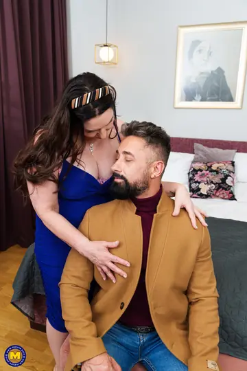 Busty British MILF Undresses for Pussy Licking and Sex