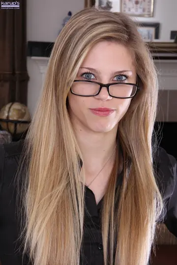 Kassie Kensington – Petite Blonde in Glasses Strips Out of Her Jeans and Spreads