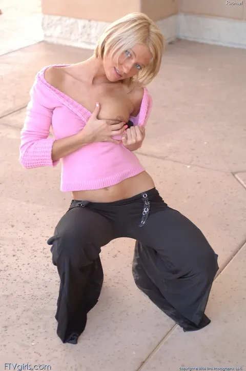 Short-Haired Blonde PAWG Flaunts Her Ass in a Bikini – photo 8 of 20