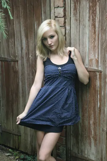 Rachelle Summers – Slim British Blonde Strips Out of Her Lingerie and Skirt by a Fence