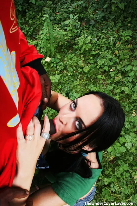 ELIZABETH LAWRENCE: Hairy MILF in Glasses Sucks BBC in the Forest – photo 4 of 12
