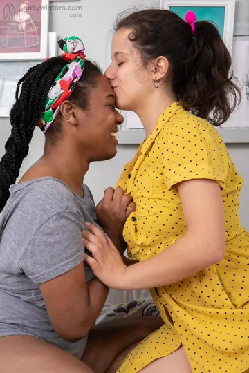 Short-Haired Italian, Canadian and Australian Women Finger and Lick Pussy