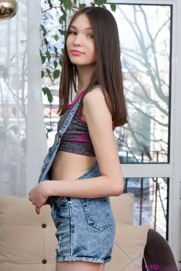 Ariel Tylor – Petite Russian Brunette Takes Anal and a Cumshot