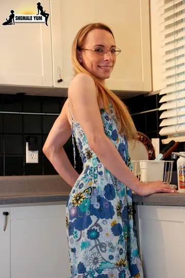 Trans Woman Undresses to Show Her Naked Body