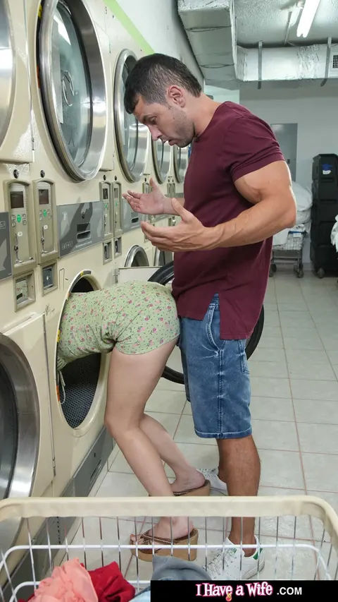 Keely Rose: Busty Redhead Sucks and Rides a Big Dick at the Laundromat – photo 8 of 21