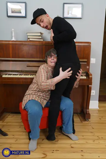 Chubby European Granny in Jeans and Glasses Gets Fucked