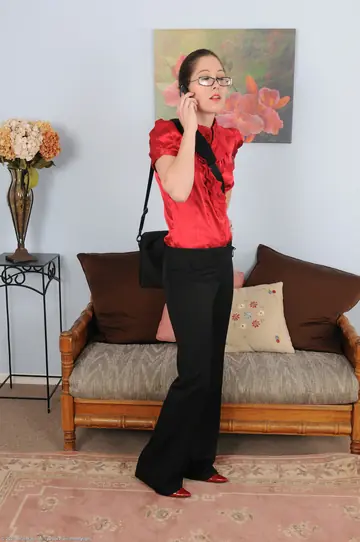 Jamie Lynn Skye – Slim Brunette MILF Spreads Her Pussy in Red Lingerie and Glasses