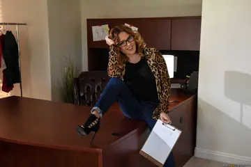 Krissy Lynn – Busty Blonde MILF Spreads Her Legs on the Office Desk