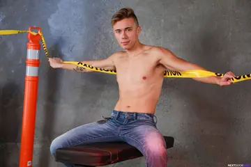 Muscular Stud Fucks Twink Deep in Anal