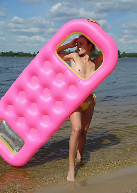 Lola Krit: Ukrainian Brunette in a Bikini Strips and Spreads on the Beach – photo 2 of 20