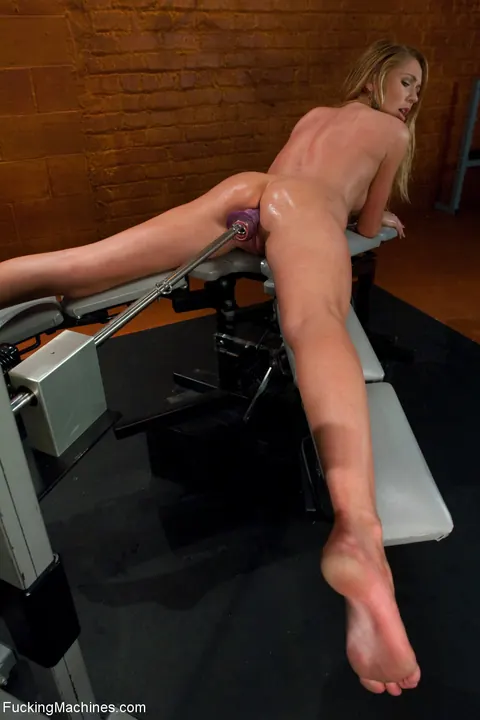 Brynn Tyler: Blonde with Big Tits Takes Anal Machine in Bondage – photo 4 of 20