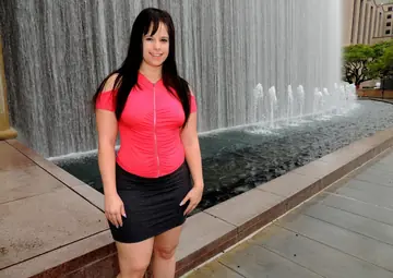 Virgo Peridot – BBW MILF Takes Anal with a Butt Plug Outdoors