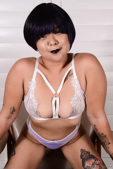 Lulu Sparkle – Slim Asian MILF Poses and Reveals Her Hairy Bush