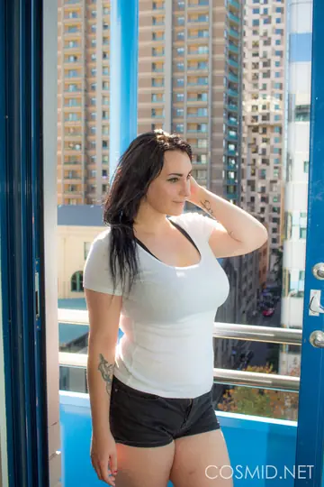 Chloe Jenks – BBW Brunette Striptease Reveals Her Big Tits and Ass