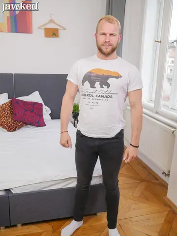 Partners Kiss and Fuck Before Spreading