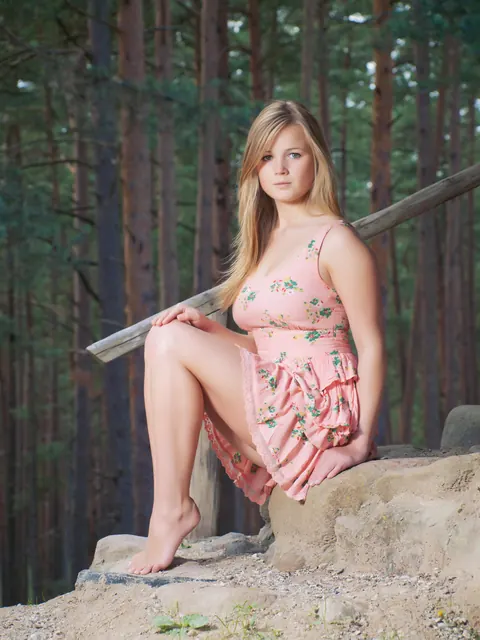 MILF Undresses and Spreads Her Legs Outdoors – photo 1 of 20