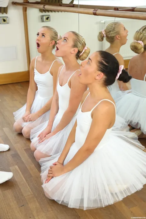 Eveline Dellai: Czech Ballerinas in Pantyhose Share Their Teacher in a Group – photo 5 of 20