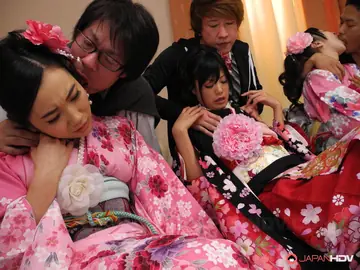 Ruri Kinoshita – Japanese MILF in a Skirt and Socks Takes Cum in Mouth During Group Sex