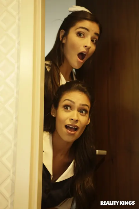 Emily Willis & Katana Kombat: Brunette Latina MILF Joins a Hotel Threesome – photo 15 of 20