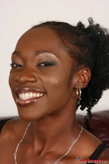 Justice Jade – Ebony MILF in a Skirt Takes a Facial
