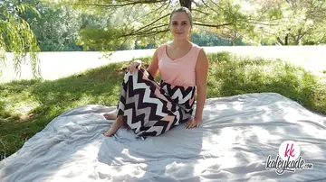 Kaley Kade – PAWG Brunette Lifts Her Skirt Outdoors