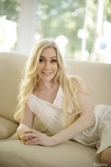Emma Starletto – Skinny Blonde Undresses and Fucks Her Man with Deep Kisses