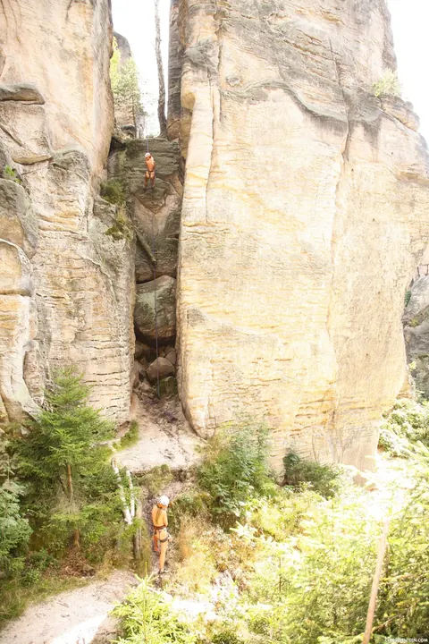 Sara J: Skinny Blonde Goes Topless on a Public Mountain Climb – photo 20 of 21