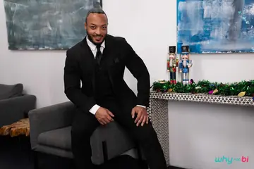 Interracial Men Kiss and Fuck in a Gay Threesome Until They Cum