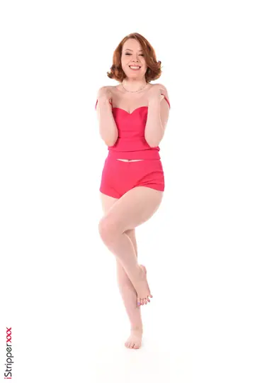 Lottie Magne – Redhead in Shorts Strips Nude and Toys Her Trimmed Pussy