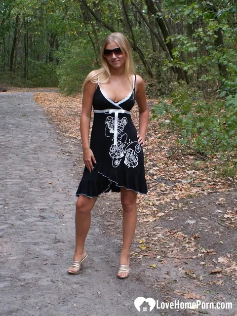 Blonde Strips Out of Her Lingerie and Bikini on the Beach – photo 20 of 20