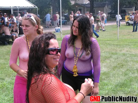 Amateur BBW Strips and Spreads Outdoors – photo 9 of 12