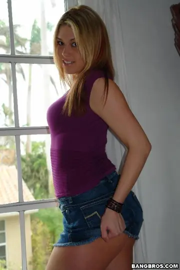 Tiffany Rayne – Blonde with Pierced Pussy Gets Fucked Cowgirl After a Blowjob