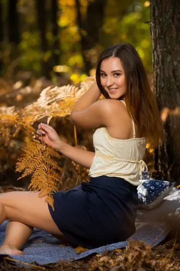 Karina Demudenko – European Brunette Undresses and Spreads Her Pussy Wide for Close-Up