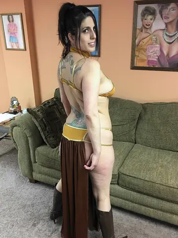 Lavender Rayne – Mature Curvy Brunette with Big Tits Gives a Blowjob in Costume