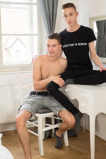 Men Kiss Passionately Before Bareback Anal Sex in Missionary