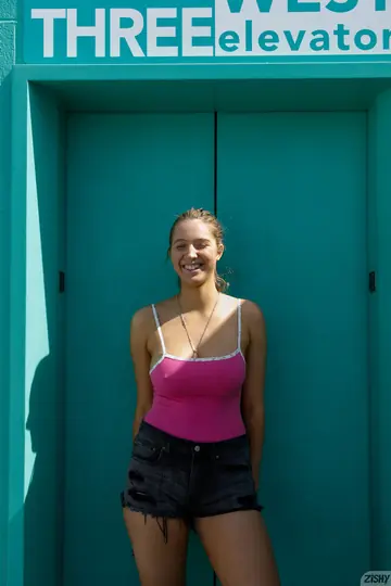 Maddie Crump – Tall Blonde Amateur Lifts Her Skirt and Flashes Her Big Tits Outdoors