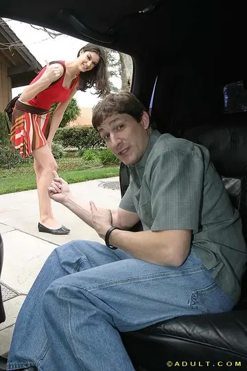 Essy Moore – Tall Brunette with Big Natural Tits Gives a Car Blowjob in a Skirt