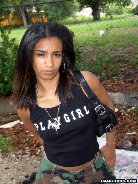 Petite Latina MILF Drains Him Outdoors for a Facial – photo 3 of 20