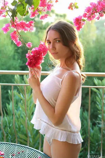 Tall Busty PAWG Spreads Her Pussy Outdoors in Panties
