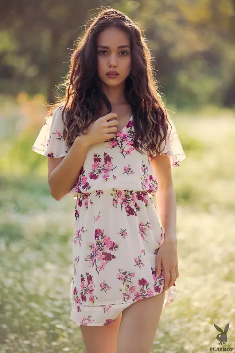 Kit Rysha: Filipina Brunette Strips Outdoors and Shows Her Natural Tits – photo 6 of 16