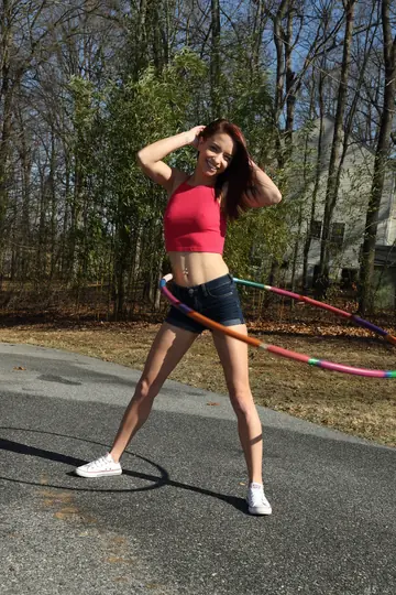 Paisley Rae – Redhead in Shorts Spreads Her Shaved Pussy at the Gym