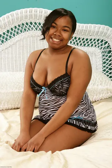 Busty Ebony BBW Shows Her Hairy Pussy on the Bed
