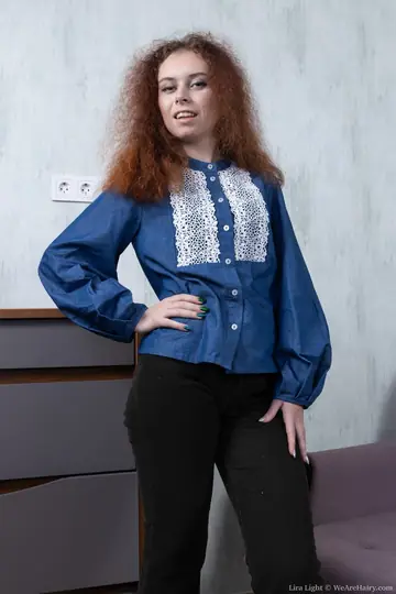 Lira Light – Redheaded Amateur Bares Her Hairy Pussy and Uses a Dildo