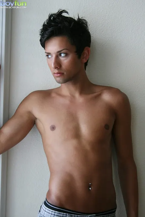 Thick Guy Strips Naked and Shows Off His Big Ass – photo 5 of 20