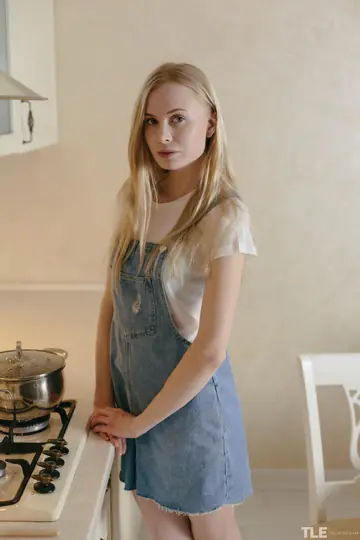 Maria Rubio – Pale Russian Blonde Fingers and Licks Pussy in Lesbian Sex