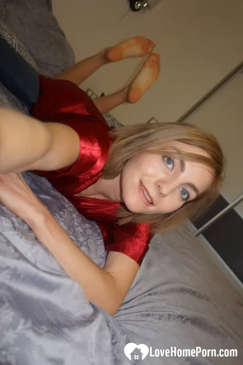 Judith Angel: Short-Haired Mature Brunette Poses in Lingerie and Heels for Selfies – photo 9 of 18