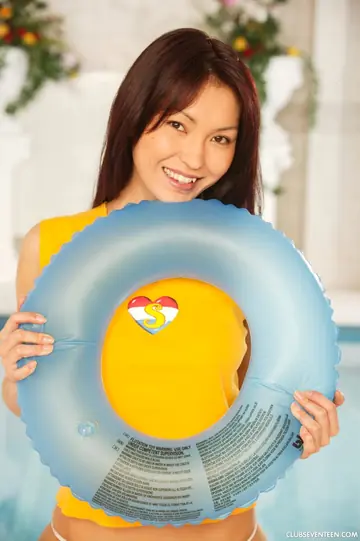 Agnes Mirai – Asian Beauty Strips Out of Her Panties for Toy Play