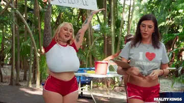 Skylar Vox – Blonde PAWG in Glasses Gives a Blowjob and Takes a Tit Cumshot Outdoors