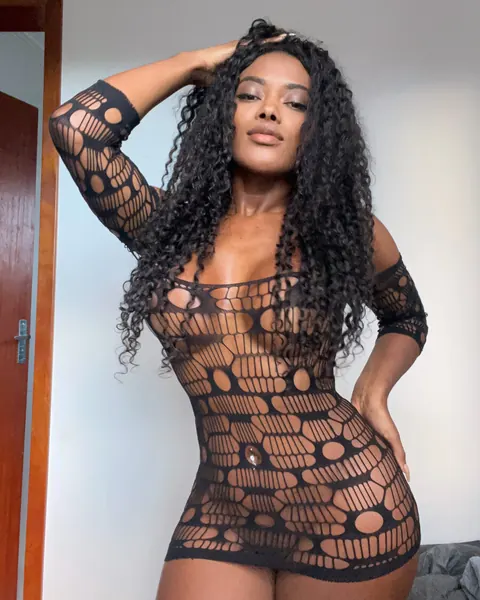 Luana Couto: Brazilian Latina Shows Big Tits and Spreads Her Pussy in Lingerie – photo 6 of 11